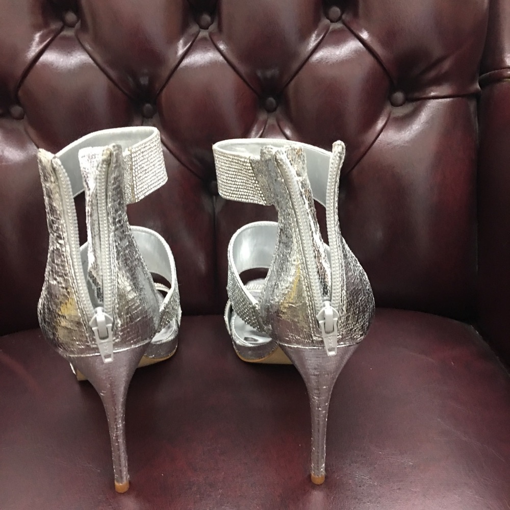 High heels - Picture 4 of 6